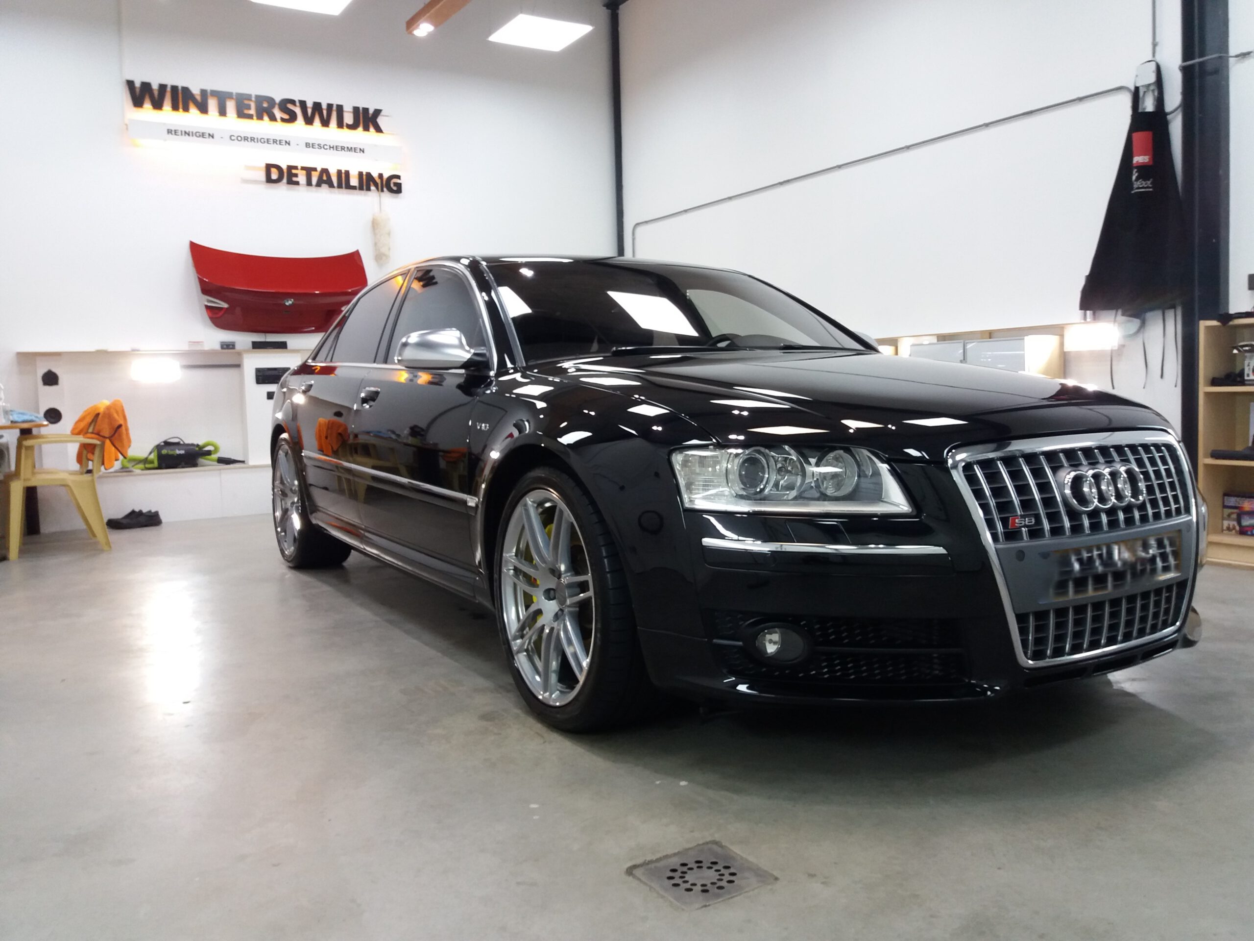 Audi S8 V10